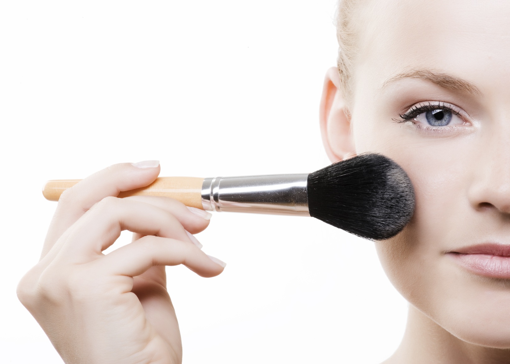 Acne Makeup - AcneSkinExpert's Guide to buying makeup that won't cause breakouts